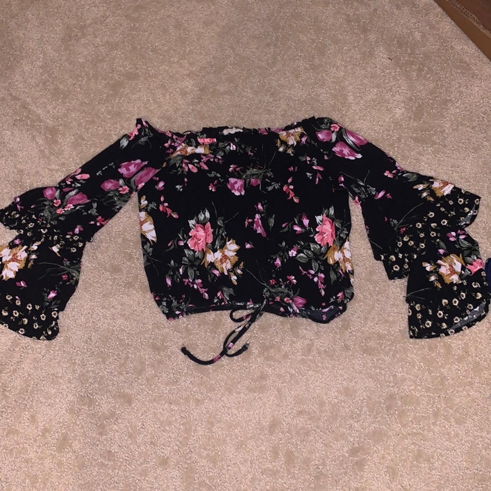 Floral, off the shoulder, Altar’d State, S